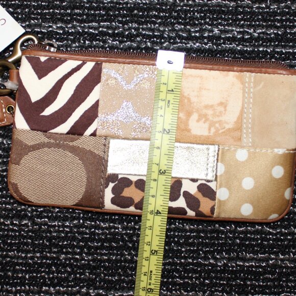 Coach vintage Patchwork Wristlet (NWT) - Picture 4 of 5
